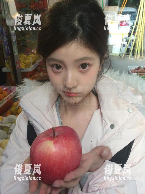 吃瓜不看黄？网址推荐17吃瓜网，让你轻松追热点！-绫夏岚
