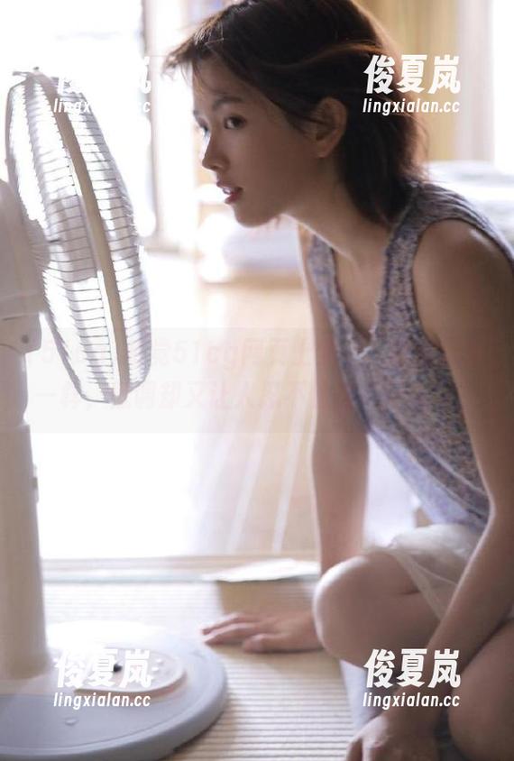 感觉51cg网页上的瓜，就像泡面一样，低调却又让人忍不住想‘开水’！-绫夏岚