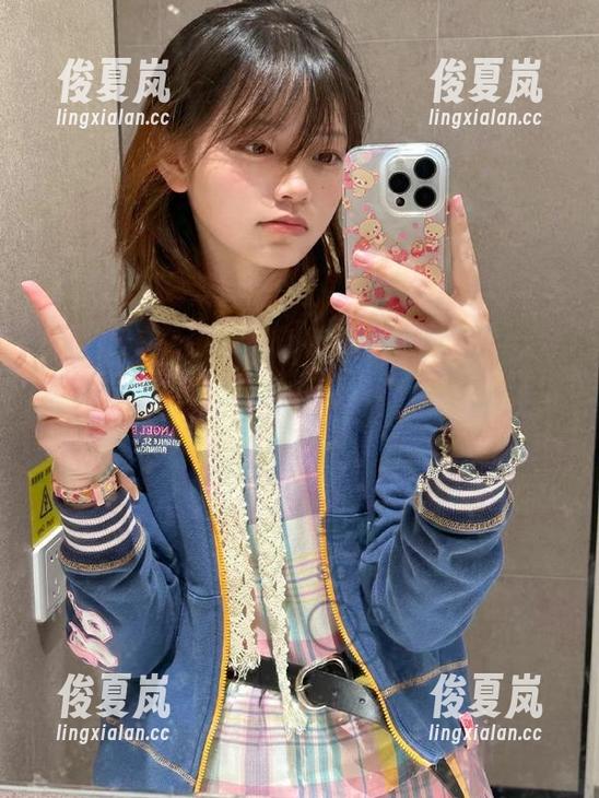 51cg..com发布后，嘴角微微上扬，不知不觉又被吸引进了新一轮的“瓜”田。-绫夏岚