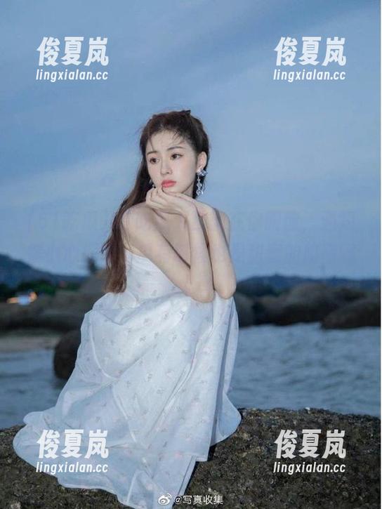 51吃瓜入口就在你眼前，通知你小心探险，瓜有时候也是甜蜜的陷阱啊！-绫夏岚