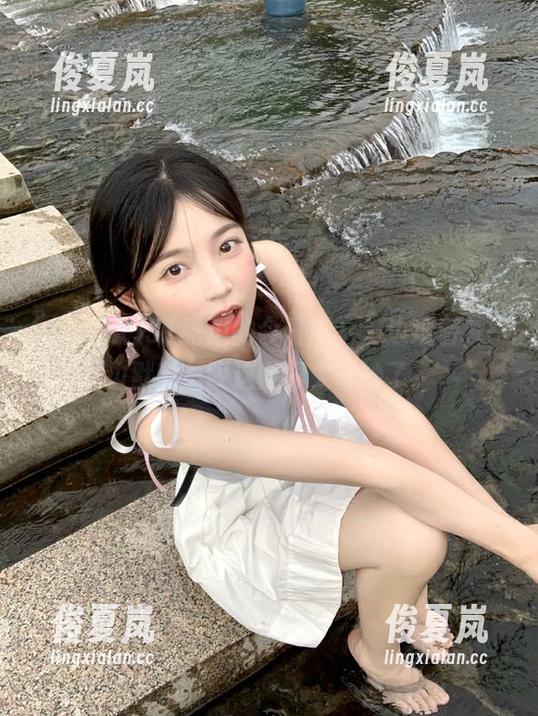 51吃瓜的今日瓜，一边观看，一边默默感叹这世界太奇妙了。-绫夏岚