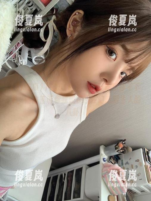 下载51吃瓜，沉迷吃瓜停不下来，偷偷告诉你我现在还在幻想陌生人的八卦！-绫夏岚
