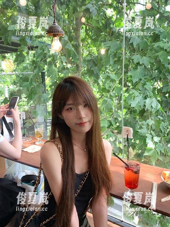 51吃瓜网发布每天的“必吃”名单，娜娜又调皮到哪里去了呢？-绫夏岚