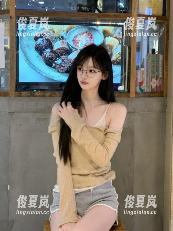 睡前小习惯：必看51黑料，爆料铺天盖地，我磨牙都没停过！-绫夏岚
