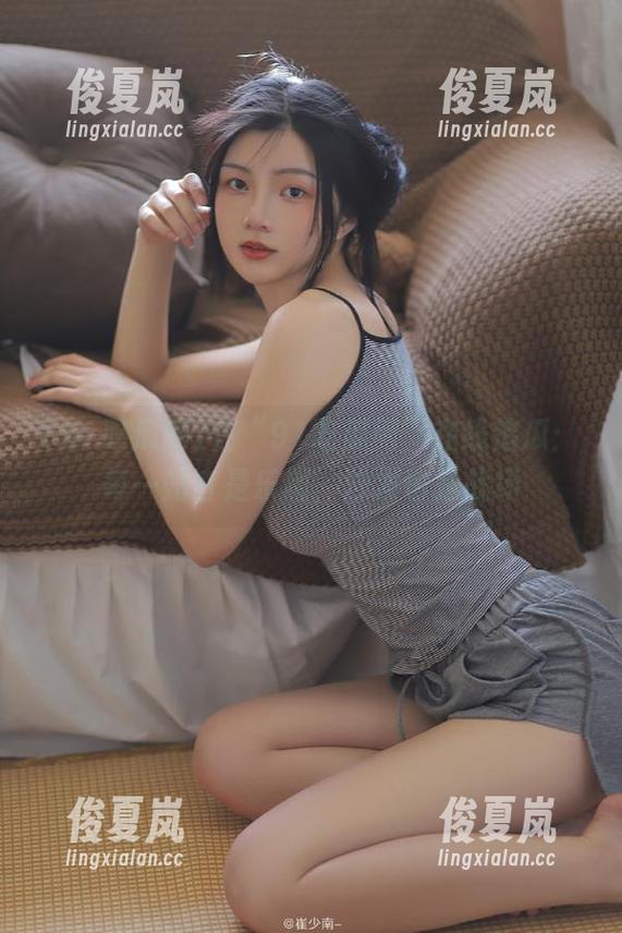 在“91吃瓜网”在线追瓜：每一站皆是乐趣，沙发也是战场-绫夏岚