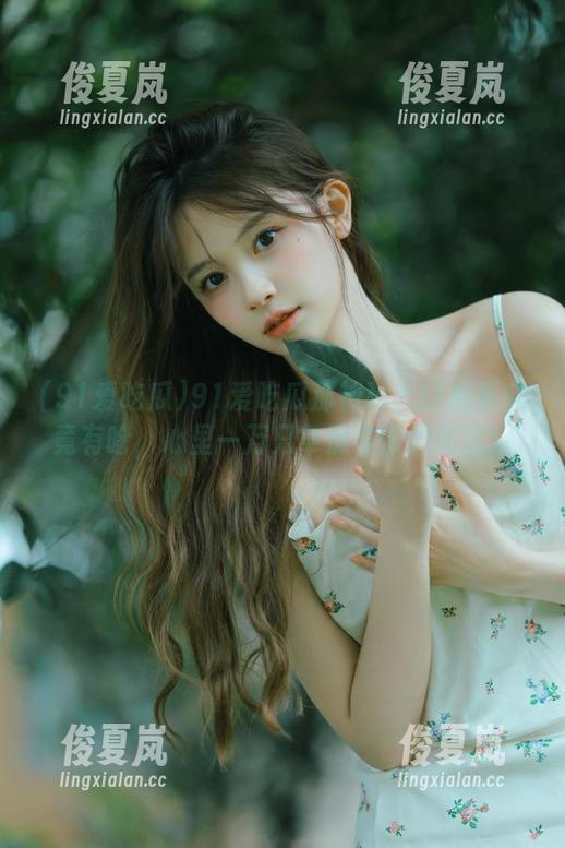 91爱吃瓜那神秘入口后面究竟有啥，心里一万只草泥马奔腾而过！-绫夏岚