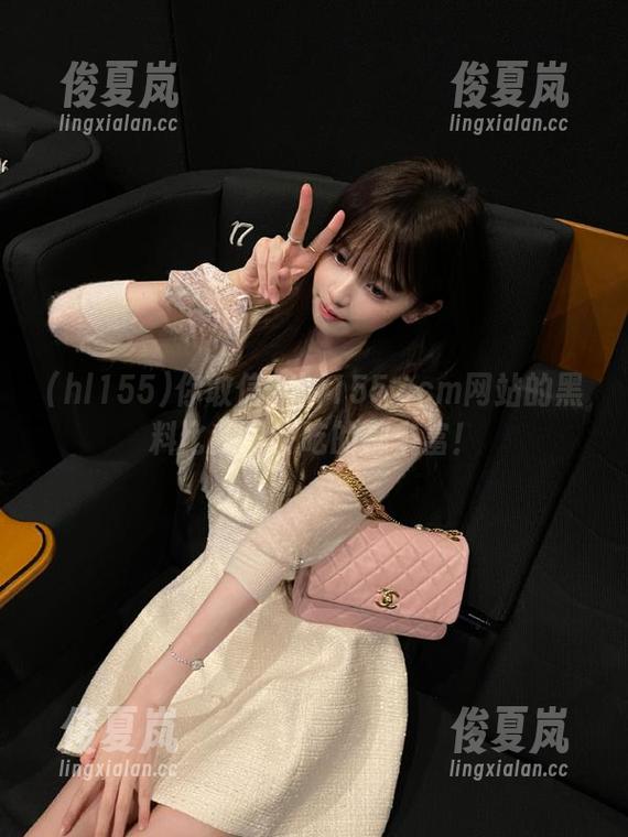 你敢信？hl155.ccm网站的黑料比我早餐吃的都丰富！-绫夏岚