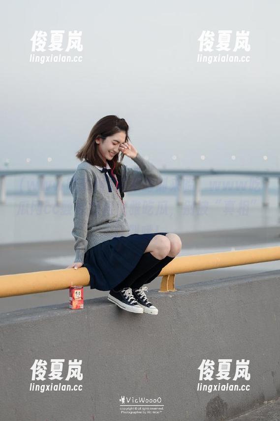 视频时刻来临，www吃瓜网cc教你如何优雅吃瓜，别被“真相”打到哦！-绫夏岚