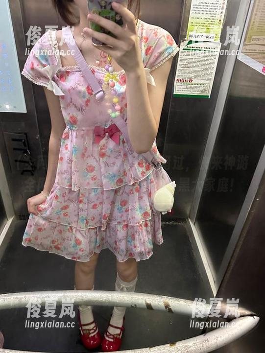 走过路过不要错过，快来神游全网黑料视频，吃着瓜看小黑大家庭！-绫夏岚