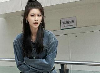 今天翻到冲哥黑料Page10的资源，蹭到好料没？只想发问～