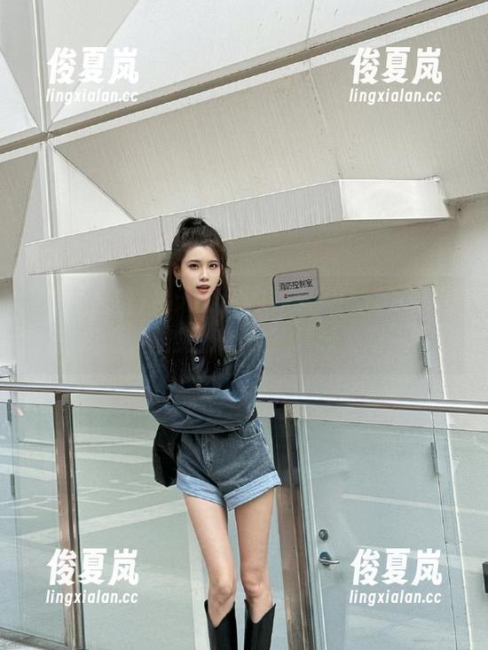 今天翻到冲哥黑料Page10的资源，蹭到好料没？只想发问～-绫夏岚