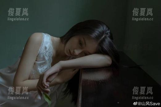吃瓜网app更新就像换衣服，虽然好看，可是内涵还是老样子，唉。-绫夏岚