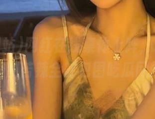 网红在线集体上阵，2025年的酸甜苦辣全部包围吃瓜网站！