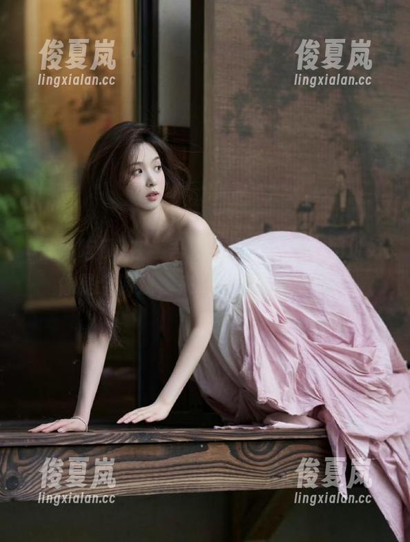 在“吾爱吃瓜”投稿，网址好像是个游戏，来吧，反转谁厉害？-绫夏岚