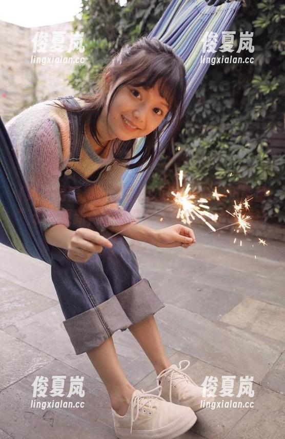 “好莱坞黑料正能量”永久更新，吃瓜群众必备的app下载神器！-绫夏岚