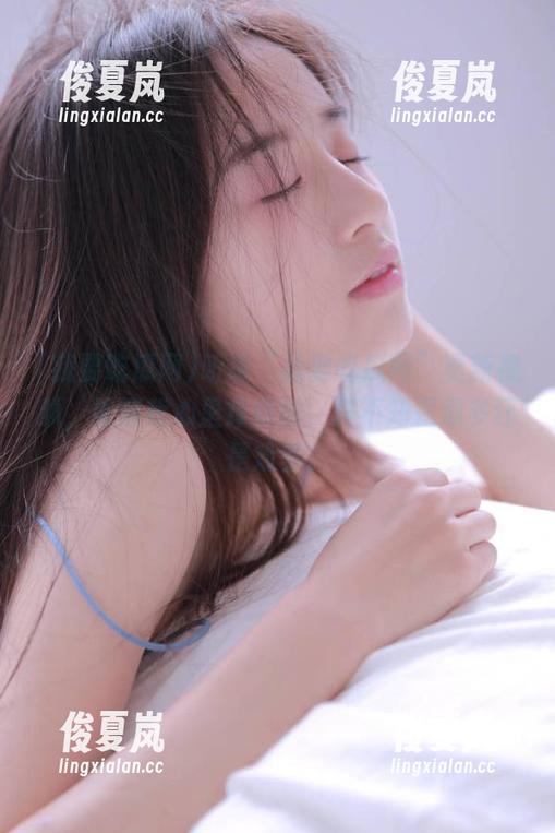听说“我要吃瓜网”更新视频，看得我心里痒痒的，真不知是瓜多还是戏多。-绫夏岚