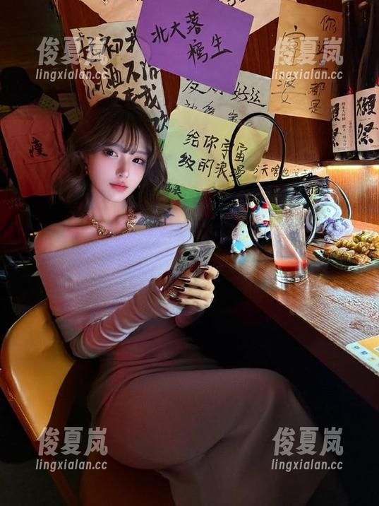黑料吃瓜更新中，官网入口像是危险又诱人的小巷子。-绫夏岚