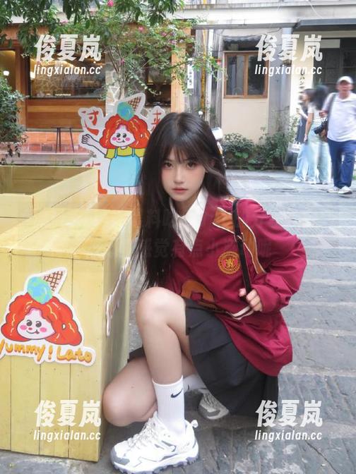 被黑料吃瓜app的分享吸引到，心里感觉有点小激动呢-绫夏岚