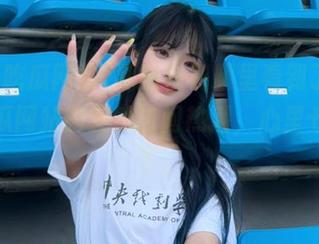 刚刚在视频里看到了，黑料吃瓜网站的突然访问热潮，心里七上八下。