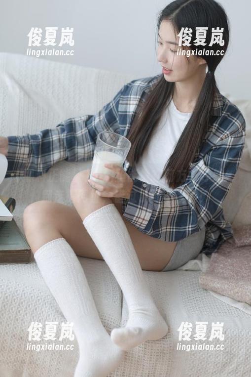 黑料正能量在前方，导航：别走错网址，错过了可不怪我！-绫夏岚