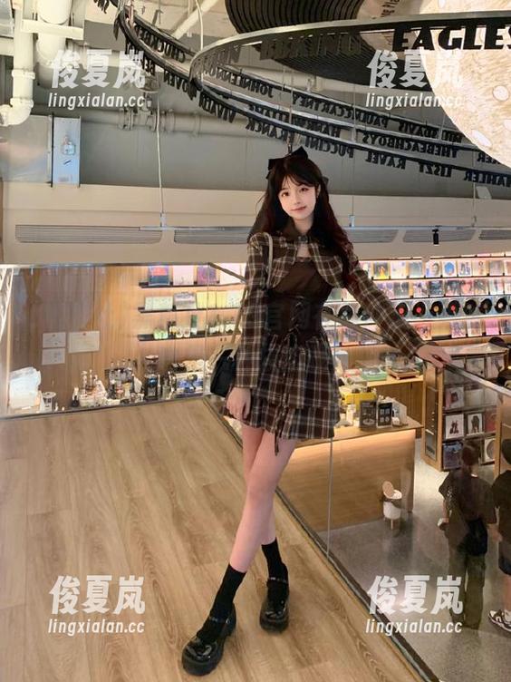 黑料社1.19官网在线冲浪，果然也是一种技能呢！-绫夏岚