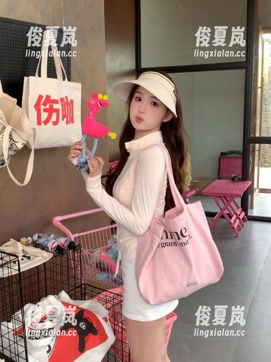 哇塞观看黑料社做的独家美食，香喷喷的八卦正热烘烘呢！-绫夏岚