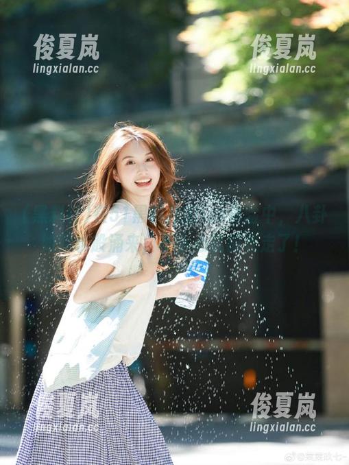 在51黑料社的ios体验中，八卦如潮水般涌来，不小心就被卷走了！-绫夏岚