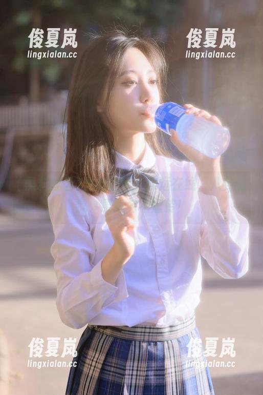 黑料社区：永远在线，八卦成疯，果真名不虚传！-绫夏岚