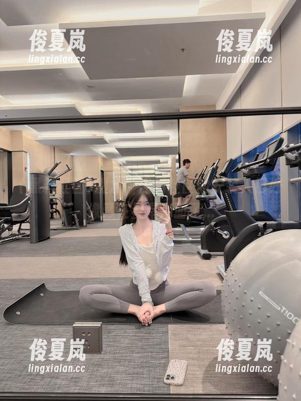 别急，黑料社区的安装入口好像藏在星星后面了...-绫夏岚