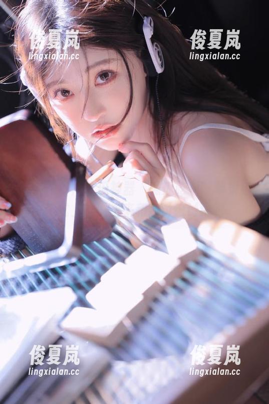 吃瓜神器“黑瓜吃料”苹果版正式上线，快来和我讨论讨论吧-绫夏岚