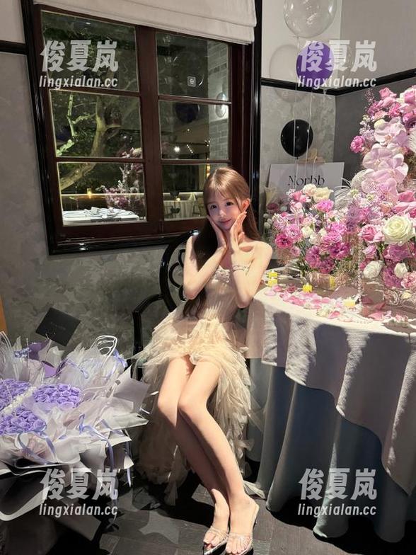 在线围观控制不住的小戏精，黑瓜吃料让我想起我的青春啊…-绫夏岚